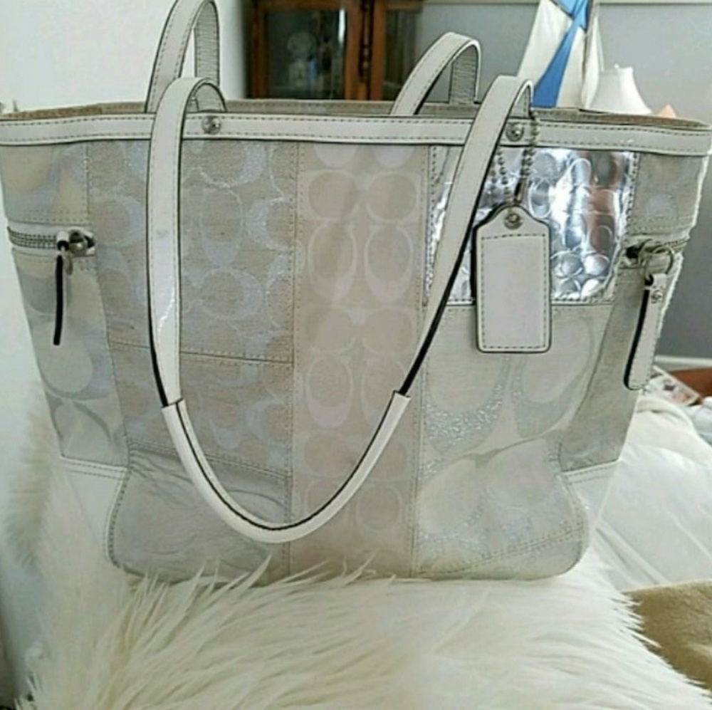 Authentic "Coach" beautiful Purse